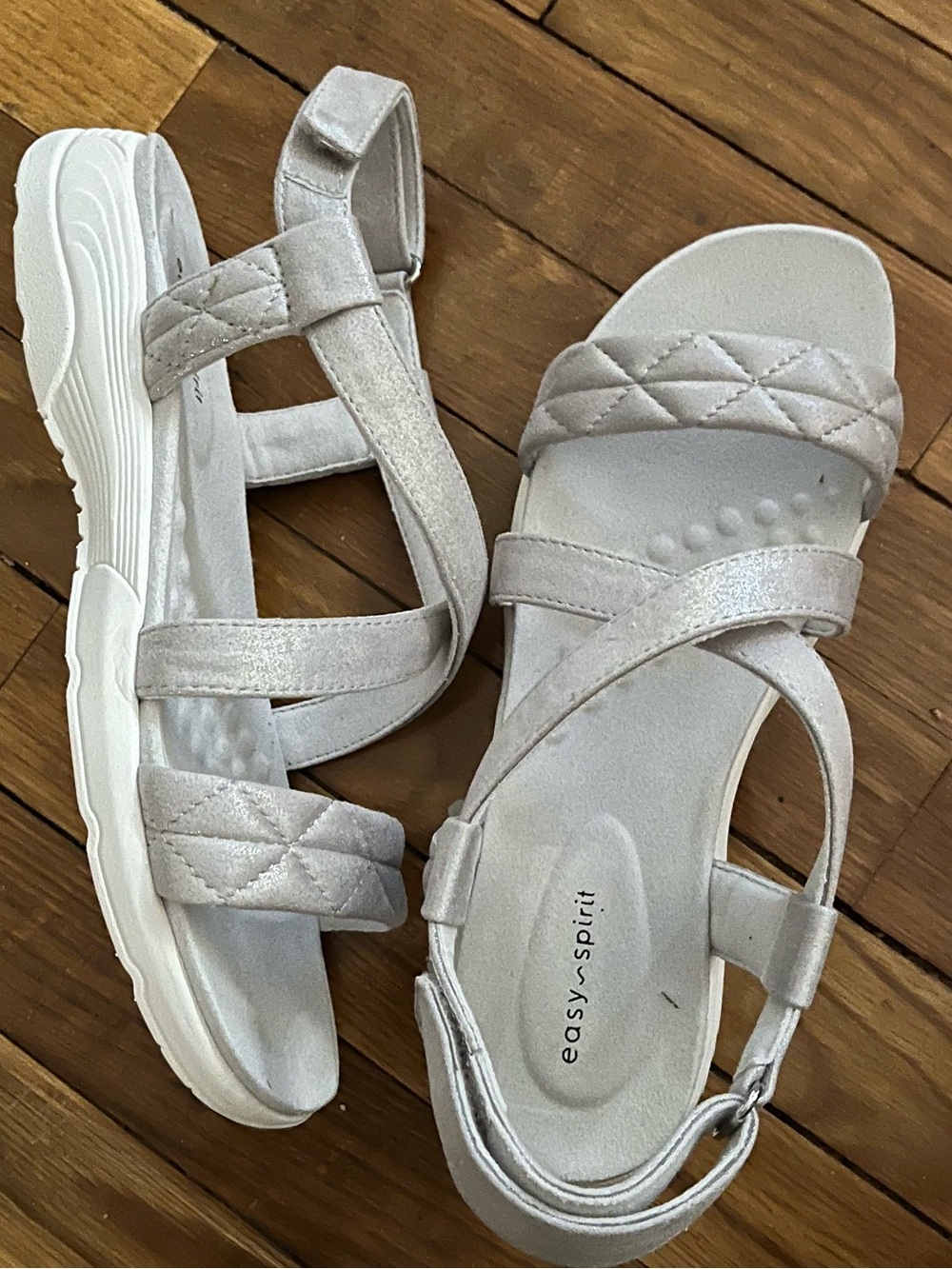 Easy Spirit Silver Metallic Sandals 10W - Picture 2 of 5